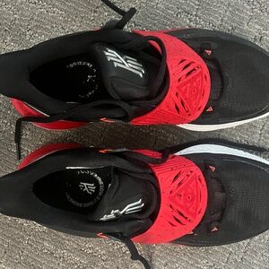Nike Kyrie Low 3 sneakers